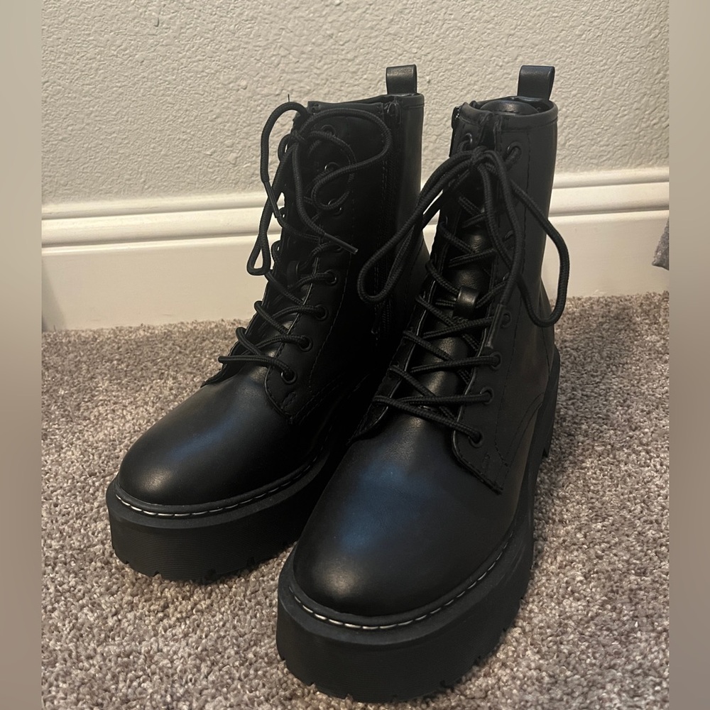 Platform boots